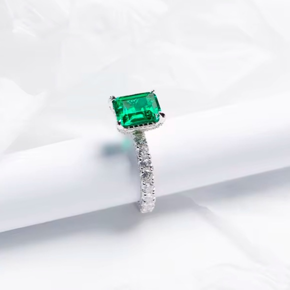 S925 Sterling Silver Radiant Cut Green Vintage Emerald Cubic Zirconia Ring - Picture 4 of 15